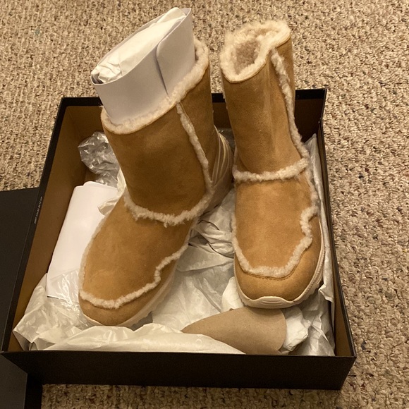 Coach boots / size 7B - Picture 3 of 3